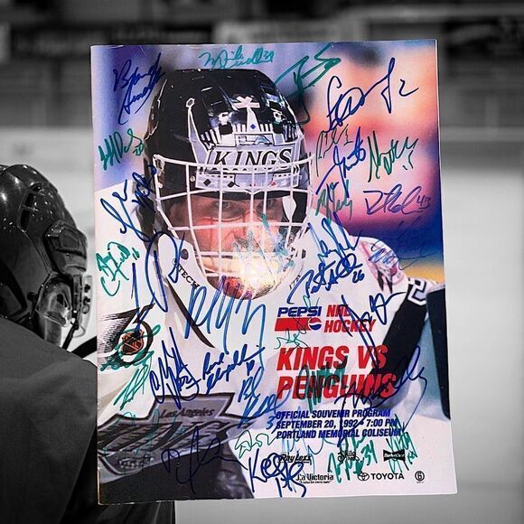 2002 Signed Autographed LA Kings Hockey Program - Picture 1 of 10
